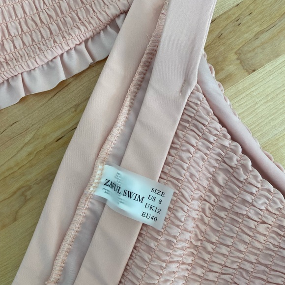 Cute ruffled bikini 🌸 - Picture 2 of 3